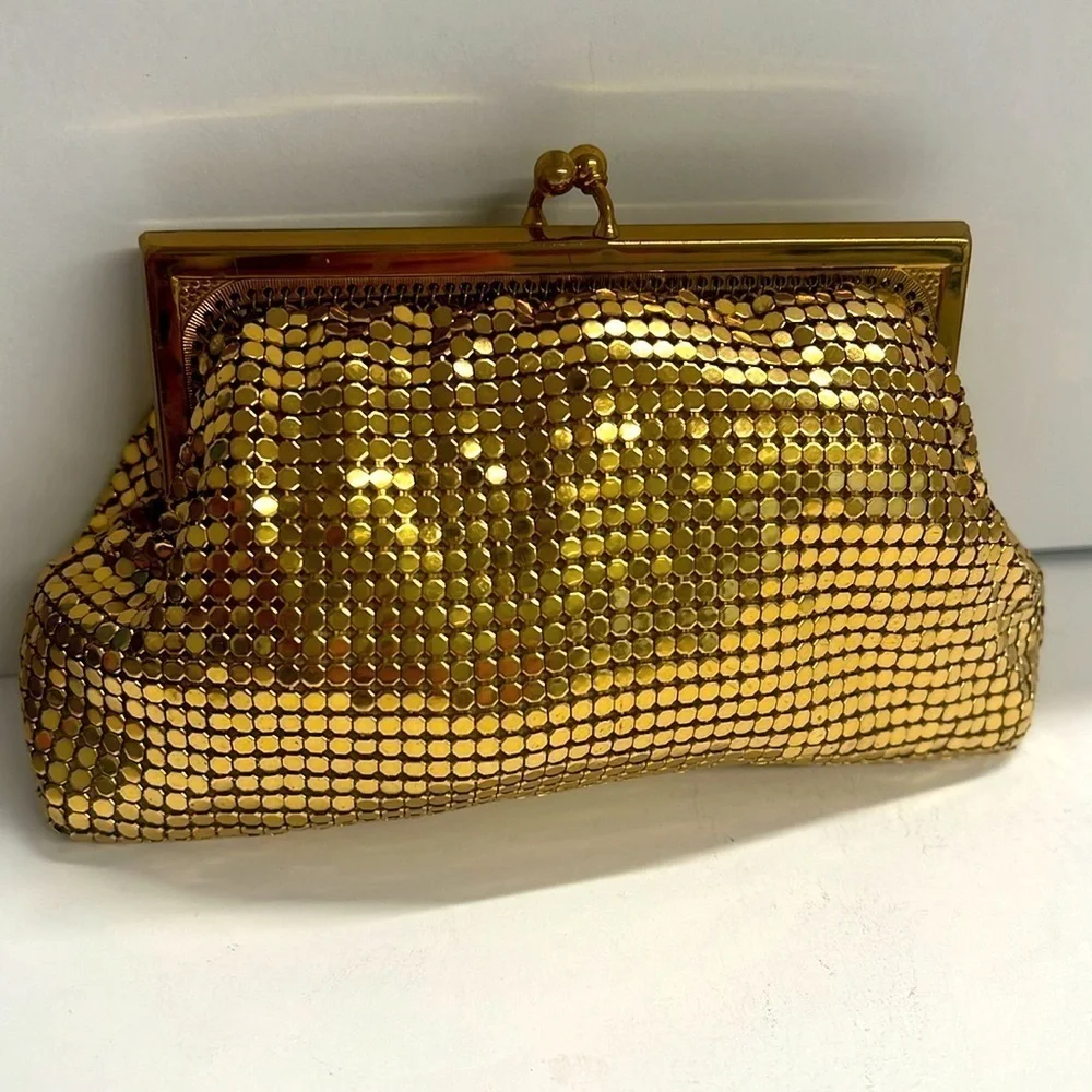 Whiting and Davis Vintage Made in USA Brass Mesh Kisslock Change Purse Wallet